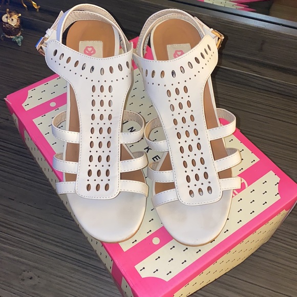 Pink Key Heels - Picture 3 of 3